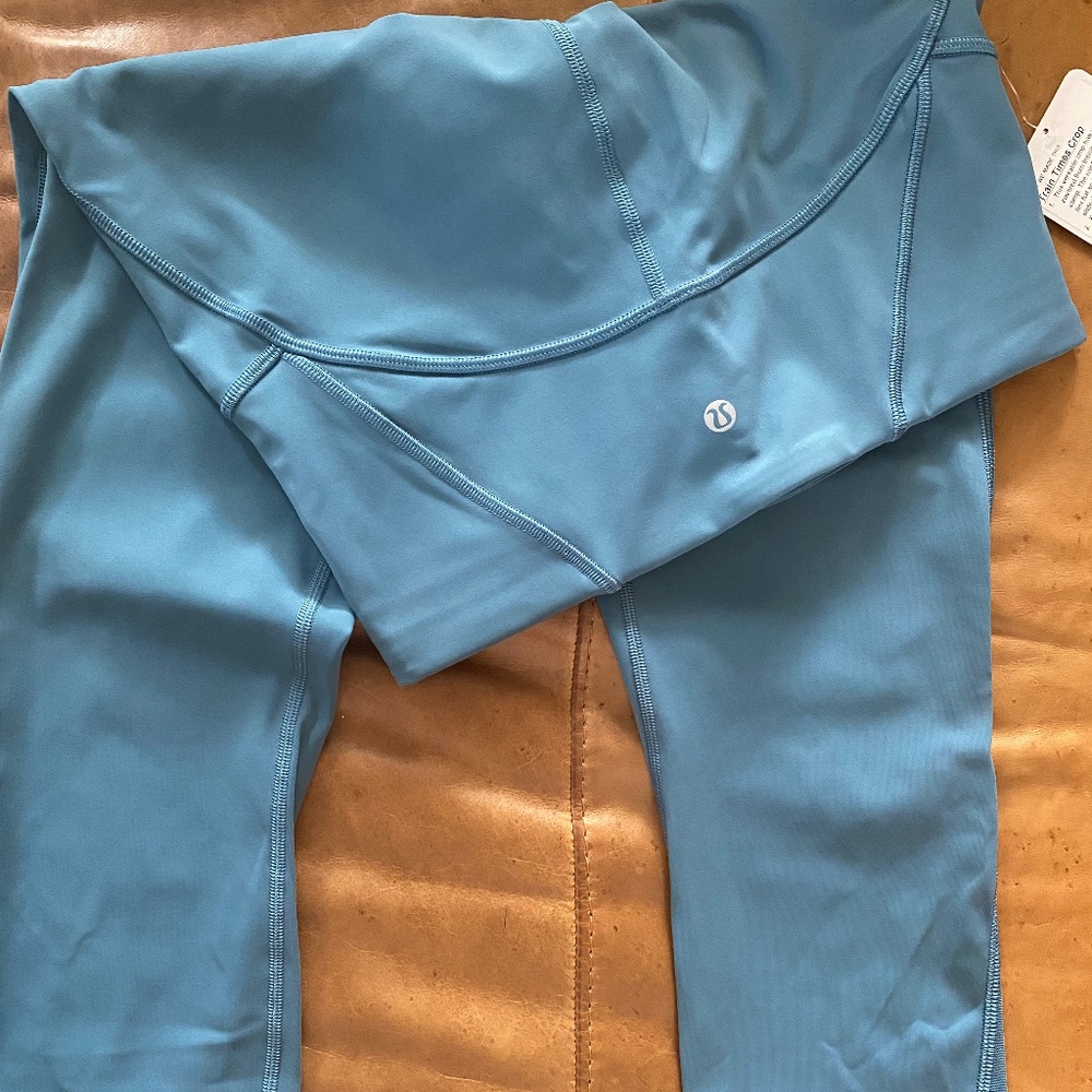 Lululemon cropped leggings Sz 8 New with tags